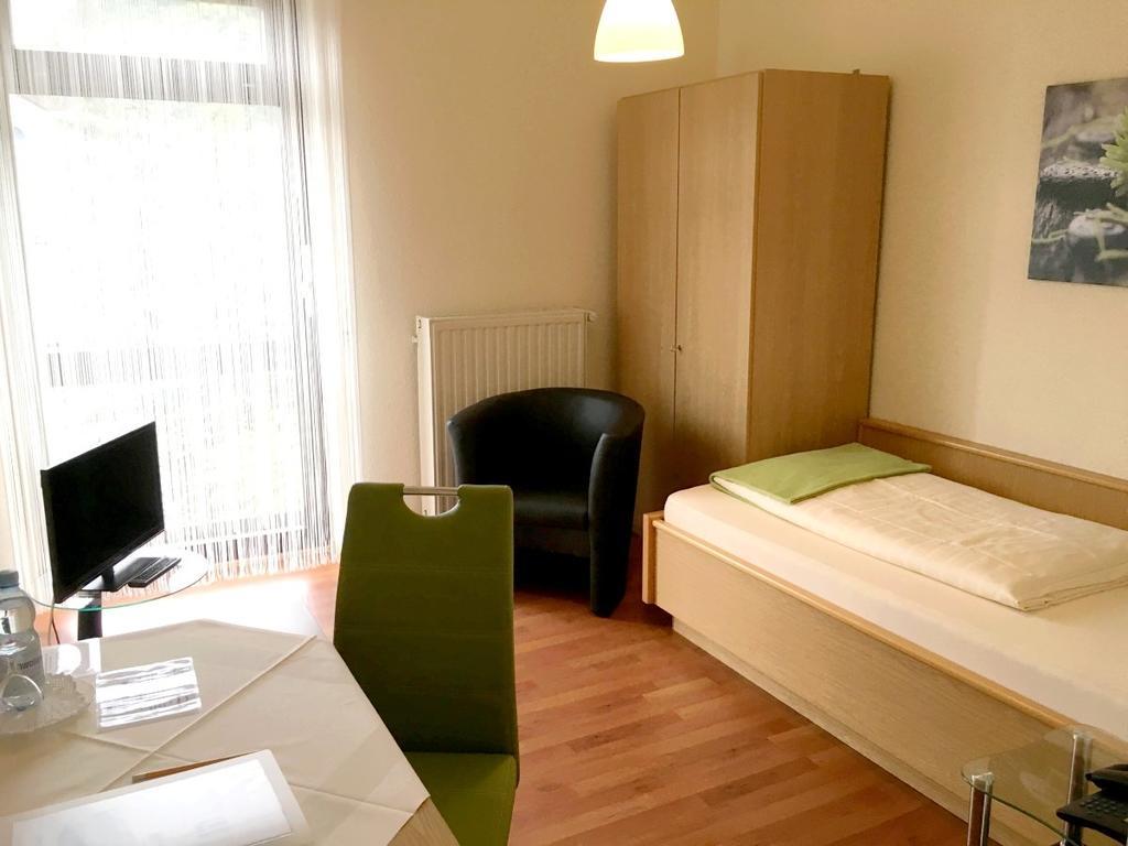 באד מינסטר אם שטיין - אברנבורג Hotel Garni Am Goetheplatz מראה חיצוני תמונה